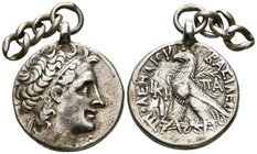 PTOLOMEO XII. Tetradracma. Año 28, 54-53 a.C. Alejandría. A/ Cabeza diademada de Ptolomeo I a derecha. R/ Aguila a izquierda con haz de rayos entre su...
