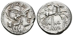 M. MARCIUS. MN. F. Denario. 134 a.C. Roma. A/ Busto de Roma a derecha, delante signo de valor y detrás modio. R/ Victoria llevando biga a derecha, deb...