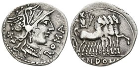CN. DOMITIUS AHENOBARBUS. Denario. 116-115 a.C. Roma. A/ Cabeza de Roma con casco a derecha, rizos asomando sobre el hombro izquierdo, detrás signo de...