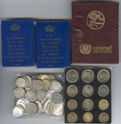 JUAN CARLOS I. Lote compuesto por cientos de monedas variadas, Cartera 1980 *80 emitida por Unicef, 12 tiras: 1975 *76 (3) y 1980 *80 (9), 2 estuches ...