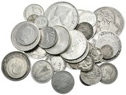 MUNDIAL. Lote compuesto por 35 monedas de plata, conteniendo los siguientes países: Dinamarca, Estados Unidos, Francia, Francia, Italia, Letonia, Noru...