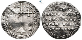 Constantine VII, Porphyrogenitus AD 913-959. Constantinople. Miliaresion AR