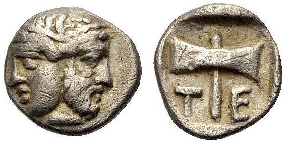 GRIECHISCHE MÜNZEN 
 TROAS 
 TENEDOS 
 Obol, 450-387 v. Chr. Männlich-weiblic...