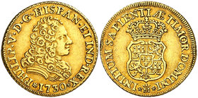 1730. Felipe V. Madrid. 2 escudos. (Cal. 329). 6,66 g. Segundo busto. Sin indicación de valor ni ensayador. Precioso color. Rara. MBC+.