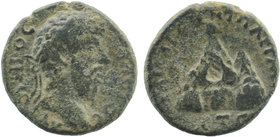 CAPPADOCIA. Caesarea. Lucius Verus (161-169). Ae.
Laureate, draped and cuirassed bust right.
Mount Argaeus with conical top.
RPC IV 8009 u. 8011 va...