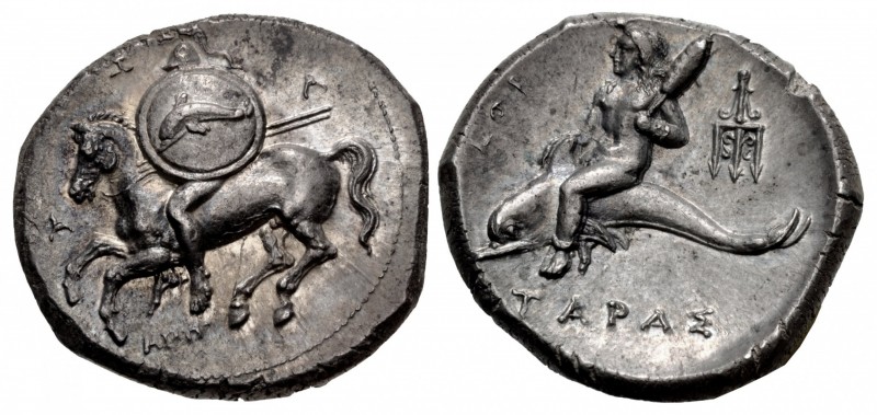 CALABRIA, Tarentum. Circa 290-281 BC. AR Nomos (22mm, 7.81 g, 5h). Warrior, nude...
