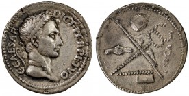PADUAN & LATER IMITATIONS: ROMAN IMPERATORIAL: Julius Caesar, cast medal (15.02g), cf. Lawrence-2, unpublished imitation of brass Paduan medal (Lawren...