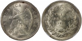 CHILE: Republic, AR 5 pesos, 1927-So, KM-173.1, wide numeral variety, NGC graded MS64.
Estimate: USD 100 - 150