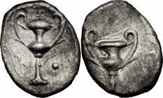 Greek Italy. AR Obol, 280-228 BC. D/ Kantharos; above, I; to left, aplustre; to right, pellet. R/ Kantharos. cf. HN Italy 1076 (only pellets). AR. g. ...