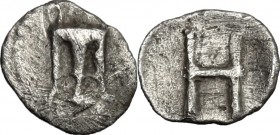 Greek Italy. Bruttium, Kroton. AR Hemiobol, 460-440 BC. D/ Tripod. R/ H. HN Italy 2188. AR. g. 0.18 mm. 7.00 Rare. VF.