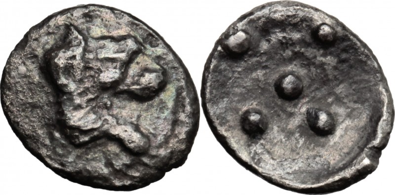 Sicily. Leontini. AR Pentonkion, 476-466 BC. D/ Roaring lion's head right. R/ Fi...
