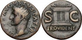 Augustus (27 BC - 14 AD). AE As, struck under Tiberius, 22/23-30 AD. D/ Radiate head left. R/ Altar enclosure. RIC (Tib.) 81. AE. g. 10.73 mm. 27.50 V...