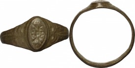 Bronze ring, the bezel richly decorated 
 Middle ages.
 Size 19.5 mm.