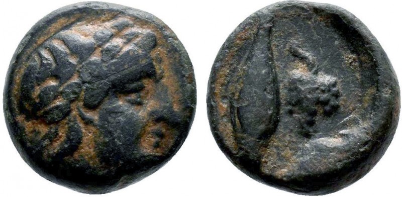 Troas, Neandria, 4th century BC. Æ (11mm, 1.12g, 6h). Laureate head of Apollo r....