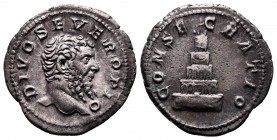 Divus Septimius Severus, died 211. Denarius (Silver, 20 mm, 3.30 g, 8 h), Rome, mid to late 211. DIVO SEVERO PIO Bare head of Septimius Severus to rig...