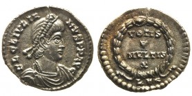 giuliano II (361-363 d.c.) 
Siliqua - Zecca: Lugdunum - Diritto: busto diademato di perle, drappeggiato e corazzato dell’Imperatore a destra - Rovesc...