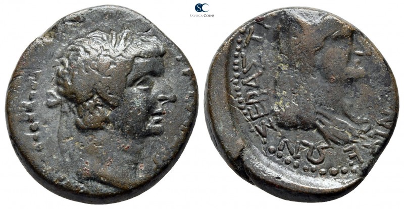 Macedon. Thessalonica. Tiberius and Livia AD 14-37. 
Bronze Æ

22 mm., 8,67 g...