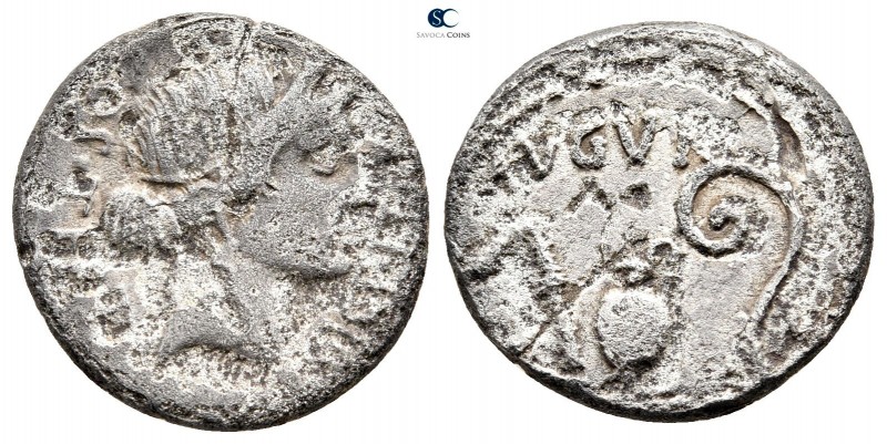 The Caesarians. Julius Caesar 46 BC. Utica (?) mint
Denarius AR

17 mm., 3,40...