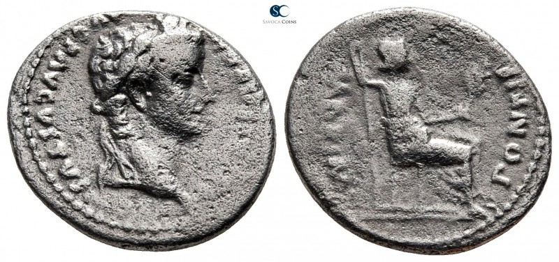 Tiberius AD 14-37. "Tribute Penny" type. Lugdunum
Denarius AR

20 mm., 3,48 g...