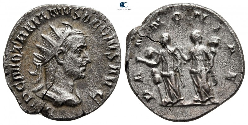 Trajan Decius AD 249-251. Rome
Antoninianus AR

21 mm., 3,40 g.



very f...