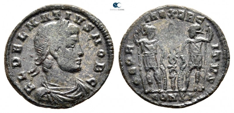 Delmatius, as Caesar AD 335-337. Constantinople
Follis Æ

16 mm., 1,46 g.

...