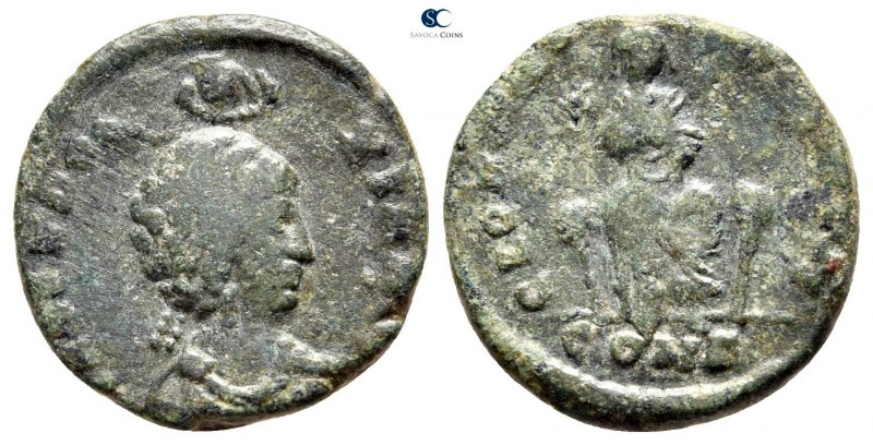 Aelia Eudoxia AD 400-404. Constantinople
Follis Æ

15 mm., 2,25 g.



nea...