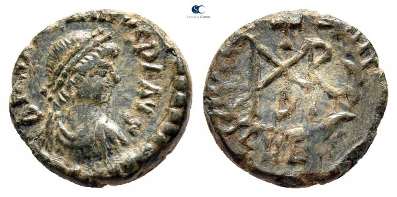Marcian AD 450-457. Nicomedia
Nummus Æ

10 mm., 1,05 g.



very fine