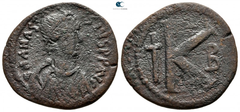 Anastasius I AD 491-518. Constantinople
Half follis Æ

26 mm., 8,01 g.


...