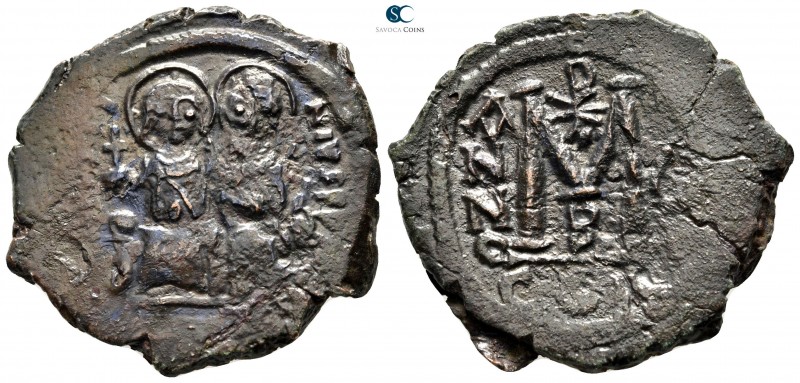Justin II and Sophia AD 565-578. Constantinople
Follis Æ

33 mm., 14,87 g.
...