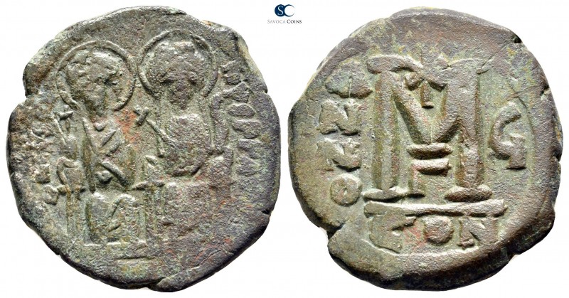 Justin II and Sophia AD 565-578. Constantinople
Follis Æ

30 mm., 16,3 g.

...