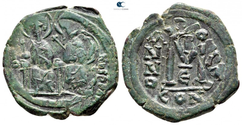 Justin II and Sophia AD 565-578. Constantinople
Follis Æ

31 mm., 13,45 g.
...