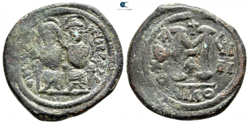 Justin II and Sophia AD 565-578. Nikomedia
Follis Æ

30 mm., 3,16 g.



n...