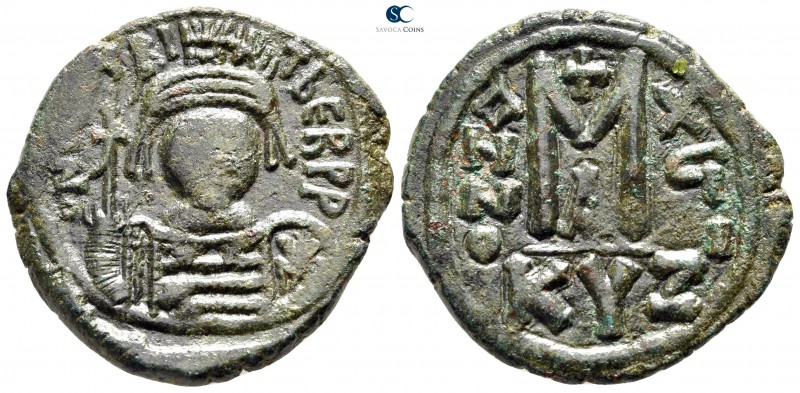 Maurice Tiberius AD 582-602. Cyzicus
Follis Æ

30 mm., 12,18 g.



very f...