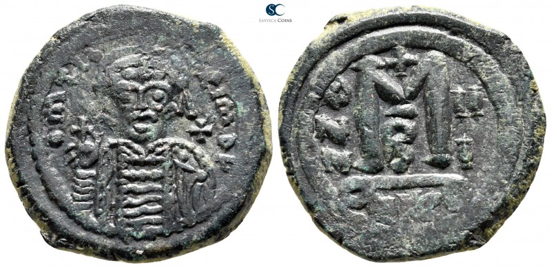 Maurice Tiberius AD 582-602. Nikomedia (?)
Follis Æ

30 mm., 13,10 g.



...