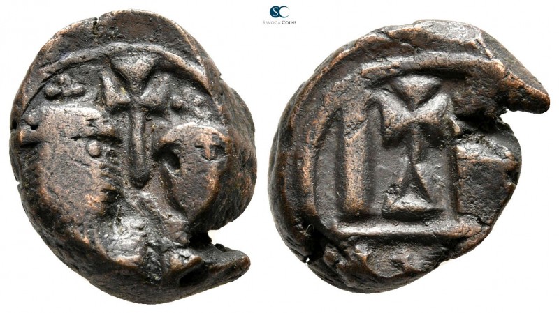 Heraclius with Heraclius Constantine AD 610-641. Alexandria
12 Nummi Æ

11 mm...