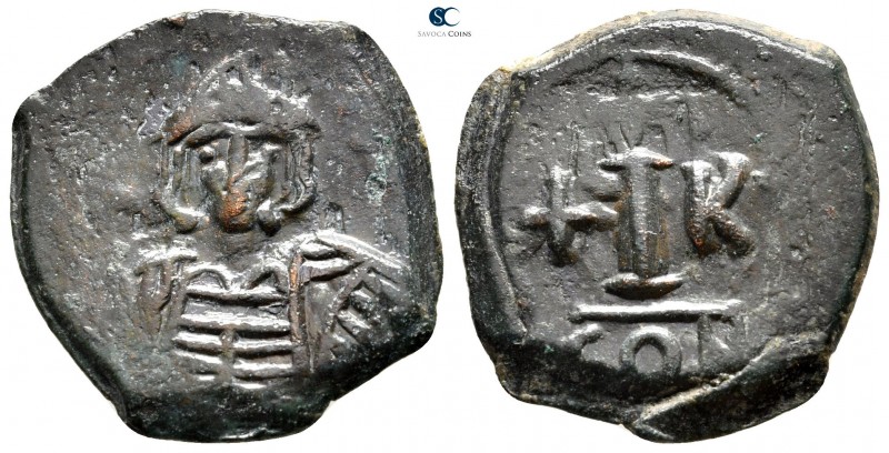 Constantine IV Pogonatus AD 668-685. Constantinople
Decanummium Æ

25 mm., 5,...