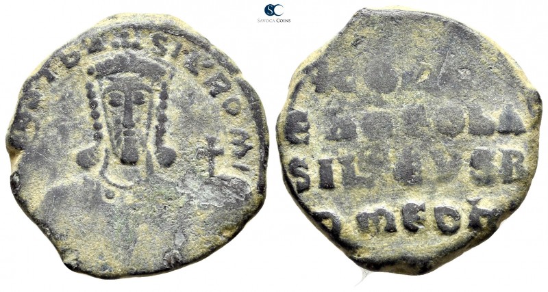 Constantine VII, Porphyrogenitus AD 913-959. Constantinople
Follis Æ

25 mm.,...