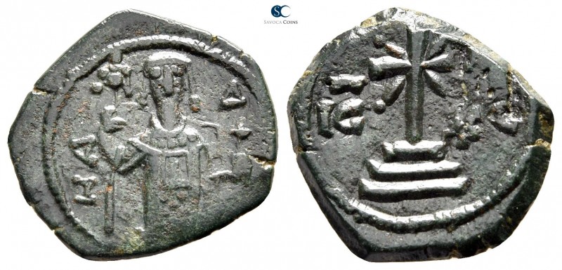 Manuel I Comnenus AD 1143-1180. Uncertain greek mint
Half Tetarteron Æ

18 mm...