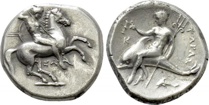 CALABRIA. Tarentum. Didrachme (Circa 325-281 BC). 

Obv: Warrior, holding shie...