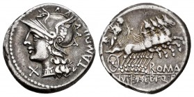 Baebius. Denario. 137 a.C. Rome. (Ffc-201). (Craw-236/1a). (Cal-270a). Anv.: Cabeza de Roma a la izquierda, delante X, con gargantilla de doble hilera...