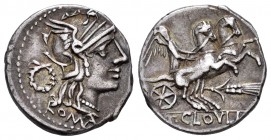 Cloulius. Denario. 128 a.C. Rome. (Ffc-572). (Craw-260/1). (Cal-435). Anv.: Cabeza de Roma a derecha, detrás corona, debajo ROMA. Rev.: Victoria en bi...