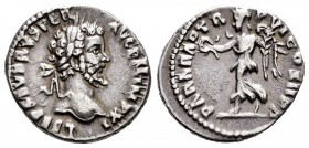 Septimius Severus. Denario. 198 d.C. Laodicea. (Spink-6321). (Ric-495). (Seaby-361). Rev.: PAR AR AD TRP VI COS II P P. Victoria caminando a izquierda...