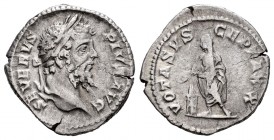 Septimius Severus. Denario. 207 d.C. Rome. (Spink-6393). (Ric-308). Rev.: VOTA SvSCEPTA XX. El emperador togado a izquierda realizando sacrificio sobr...