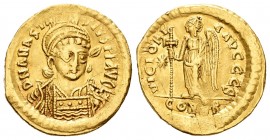 Anastasius. Sólido. 491-518 d.C. Constantinople. Oficina S. (Bc-3). Rev.: VICTORIA AVGGG S / CONOB. Victoria en pie a izquierda con cruz larga, estrel...
