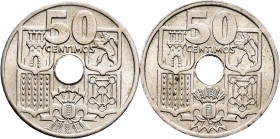 Estado Español (1936-1975). 50 céntimos. 1949. Madrid. (Cal 2008-104-105). Lote de dos monedas una con flechas invertidas y otra con flechas normales ...