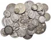 Lote de 26 monedas mundiales diferentes: Francia, Alemania, Suiza, Chile, Marruecos, México, EEUU y Reino Unido entre otros países representados. Toda...