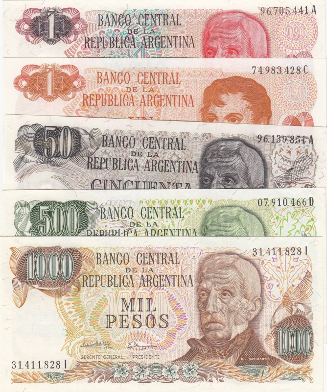 Argentina, UNC, Total 5 banknotes
1 Peso Argentino, 1983-84, p311a; 1 Peso, 197...