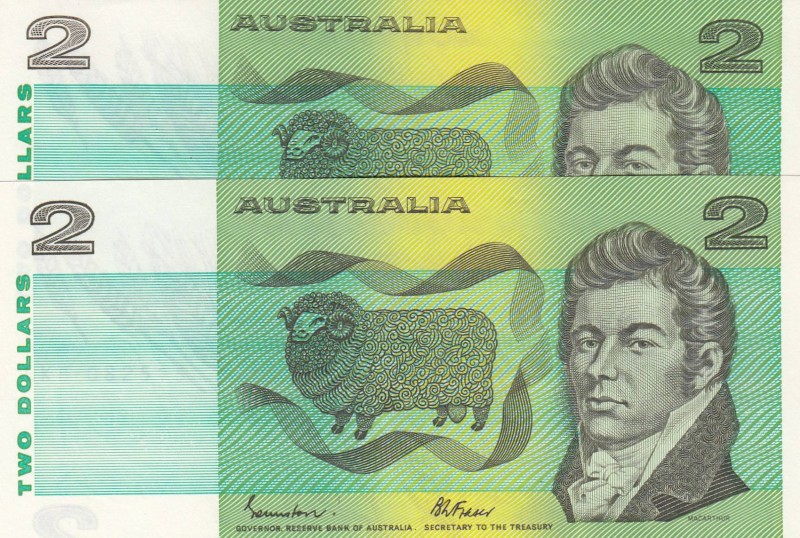 Australia, 2 Dollars, 1983, differant cond., p43e
(total 2 banknotes) Serial 15...