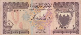 Bahrain, 1/2 Dinar, 1973, FINE, p7
Wrote with pen at the back side, Serial Number: 797150
Estimate: 10-20 USD