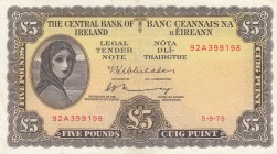 Ireland, 5 Pounds, 1975, XF, p65c
 Serial Number: 92A399198
Estimate: 125-250 USD